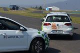 MONETA Money Bank prověřila své elektromobily na autodromu Most
