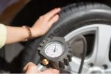 Tři důvody, proč pravidelně kontrolovat tlak vzduchu ve vašich pneumatikách