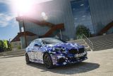 První BMW řady 2 Gran Coupé má pro závěrečné testy speciálně navrženou kamufláž