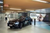 Automatizované parkování v parkovacích garážích muzea Mercedes-Benz ve Stuttgartu