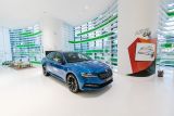 ŠKODA AUTO poprvé vystavuje dva žákovské vozy v Autostadtu ve Wolfsburgu