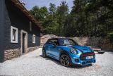 Nové MINI 5dveřové a MINI Cabrio v České republice