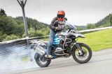 BMW zve zájemce na premiérovou motoškolu do Mostu