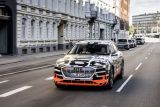 Oáza klidu: Prototyp Audi e-tron sám na „velké scéně“