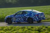 První BMW řady 2 Gran Coupé má pro závěrečné testy speciálně navrženou kamufláž