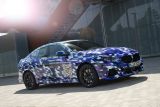 První BMW řady 2 Gran Coupé má pro závěrečné testy speciálně navrženou kamufláž