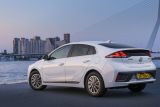 Nový Hyundai IONIQ obhájil pět hvězdiček v nárazových testech Euro NCAP