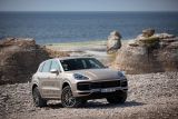 Cayenne Turbo S E-Hybrid a jeho pokrokové podvozkové systémy