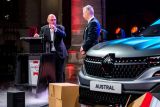 AutoBest Gala 2023 Best Buy Car of Europe Renault Austral - Bruno Vanel a Dan Vardie
