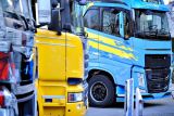Požadavek na snížení emisí nákladních vozidel a autobusů
