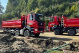 CSG daruje hasičům vozidla Tatra