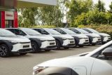 Toyota předala prvníí elektromobily bZ4X pro stát