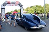 Tatra 87 je v cíli před Národním technickým muzeem