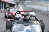 Caterhamy rozdávaly na autodromu radost dětem